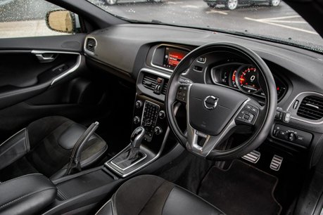 Volvo V40 T2 R-DESIGN NAV PLUS