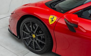 Ferrari SF90 Spider 36