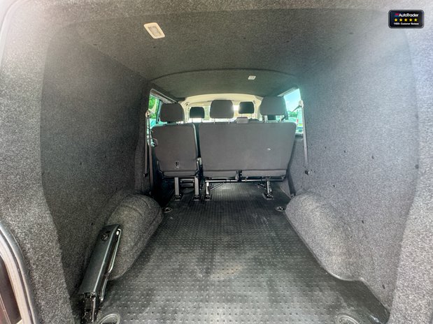 Volkswagen Transporter Crew Cab SWB L1H1 T32 Tdi Kombi Highline Air SELECT 11