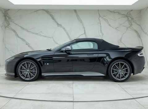 Aston Martin V12 Vantage S Roadster 5