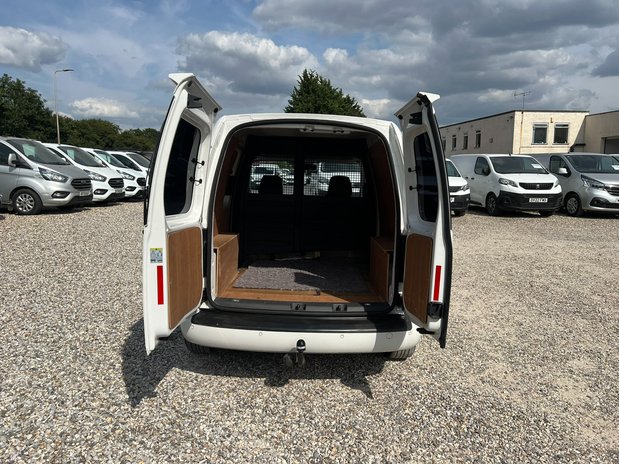 Volkswagen Caddy AUTO SWB L1H1 Low Roof Highline Air Con Sensors Tow Bar NO VAT 9