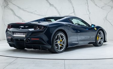 Ferrari F8 SPIDER 12