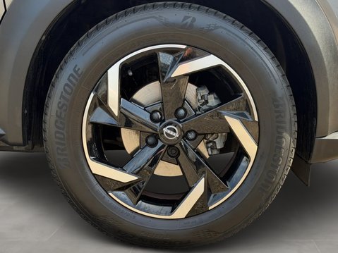 Nissan Juke 1.0 DiG-T 114 N-Connecta 5dr DCT 12