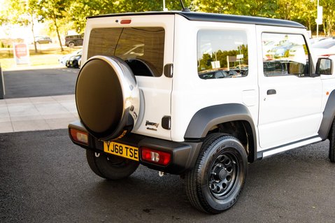 Suzuki Jimny SZ4 8