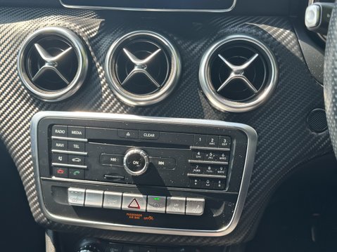 Mercedes-Benz A Class 2.1 A200d AMG Line (Premium) Hatchback 5dr Diesel Manual Euro 6 (s/s) (136 22