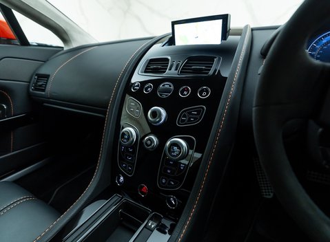 Aston Martin V12 Vantage S 21