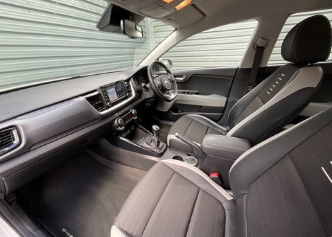 Kia Stonic '3' 1.0 T-GDi 9