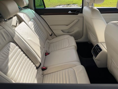 Volkswagen Passat 2.0 TDI BlueMotion Tech GT Euro 6 (s/s) 5dr 37