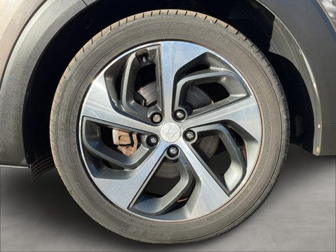 Hyundai TUCSON 2.0 CRDi Premium 5dr AWD Auto 13