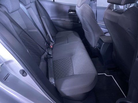 Toyota Corolla 1.8 VVT-h Icon Hatchback 5dr Petrol Hybrid CVT Euro 6 (s/s) (140 ps) 1 Owne 40
