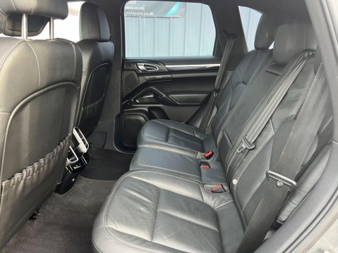 Porsche Cayenne 3.0 TD V6 Tiptronic 4WD Euro 5 (s/s) 5dr 36
