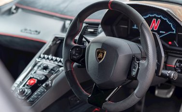 Lamborghini Aventador SV LP 750-4 Coupe 13