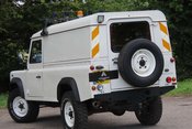 Land Rover Defender 2.4 TDCi Utility Wagon 4WD MWB Euro 4 5dr 6
