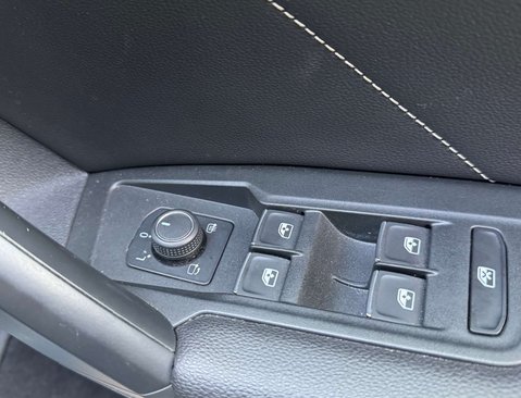 Volkswagen Tiguan 2.0 Tiguan R-Line TDI Semi-Auto 5dr 36