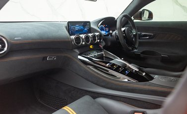 Mercedes-Benz Amg GT BLACK SERIES 16