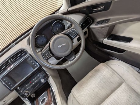 Jaguar XE 2.0 XE Portfolio i Auto 4dr 60