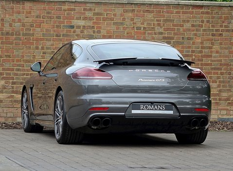 Porsche Panamera GTS 11