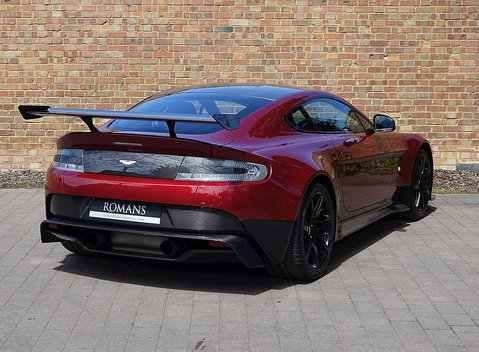 Aston Martin Vantage GT8 3