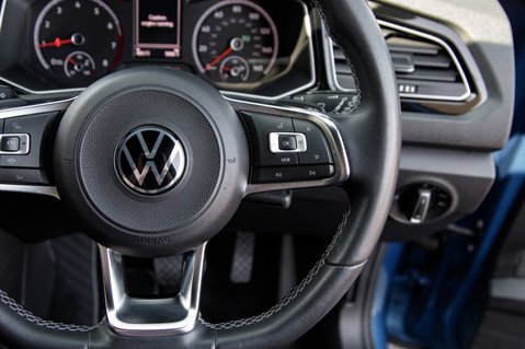 Volkswagen T-Roc BLACK EDITION TSI EVO DSG 19