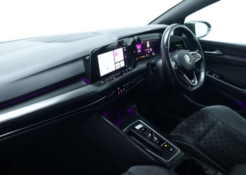 Volkswagen Golf 1.5 eTSI MHEV R-Line Hatchback 5dr Petrol Hybrid DSG Euro 6 (s/s) (150 ps) 44