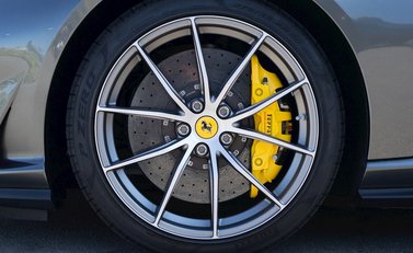 Ferrari 812 Superfast 10