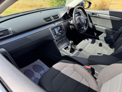 Volkswagen Passat 2.0 TDI BlueMotion Tech Highline Euro 5 (s/s) 5dr 37