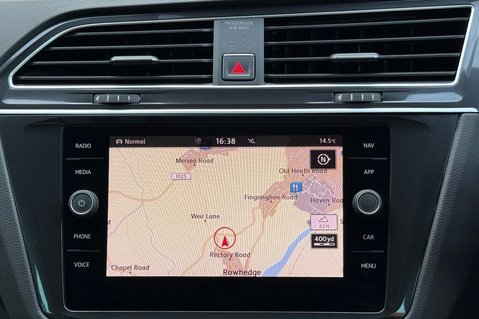 Volkswagen Tiguan R LINE TSI BMT 4MOTION DSG -RARE LEATHER INTERIOR -CAMERA -APPLE CARPLAY  46