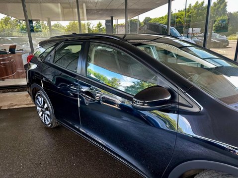 Honda Civic 1.8 i-VTEC SE Plus Tourer Auto Euro 6 5dr (Navi) 22
