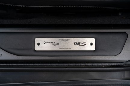 Aston Martin DBS V12 33