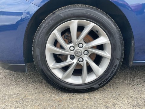 Vauxhall Astra 1.5 Turbo D Business Edition Nav Euro 6 (s/s) 5dr 8