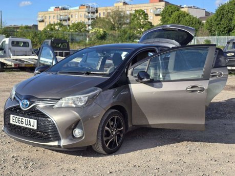Toyota Yaris 1.5 VVT-h Design Hatchback 5dr Petrol Hybrid E-CVT Euro 6 (101 ps) 8
