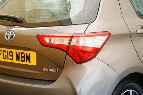 Toyota Yaris VVT-I ICON TECH 9