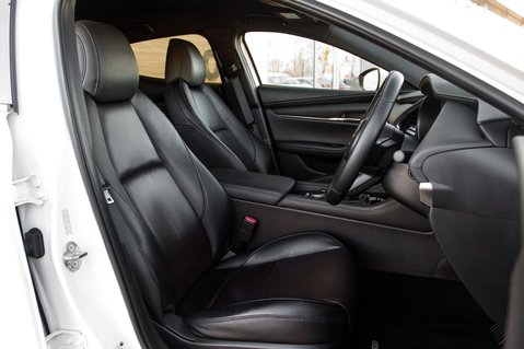 Mazda 3 GT SPORT TECH MHEV 33