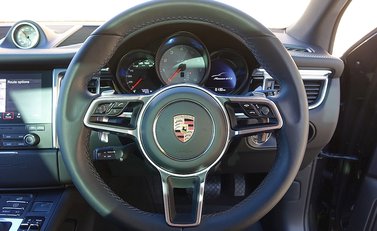 Porsche Macan GTS 24