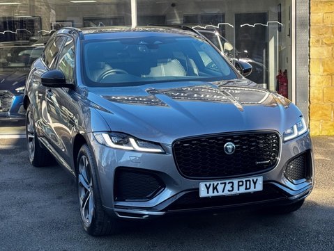 Jaguar F-Pace R-DYNAMIC HSE BLACK
