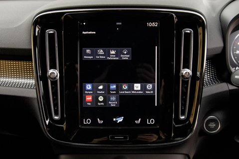Volvo XC40 B4 R-DESIGN MHEV 23