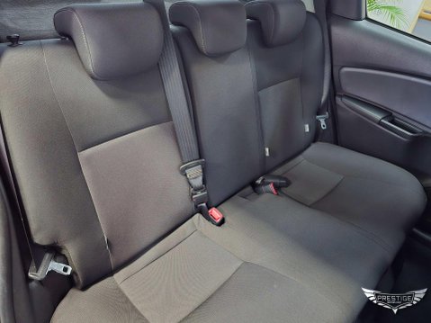 Toyota Yaris 1.5 VVT-h Design E-CVT Euro 6 5dr 83