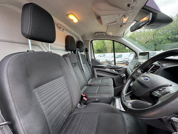 Ford Transit Custom SWB L1H1 Low Roof Limited 280 Air Con Alloys Sensors EURO 6 14