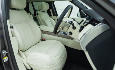 Land Rover Range Rover P530 FIRST EDITION 14