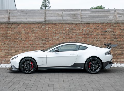 Aston Martin Vantage GT8 2