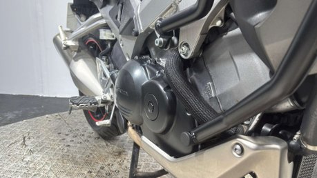 Honda VFR 2016 27K NEW MOT VERY CLEAN ADVENTURE ROAD BIKE 800CC V4 11