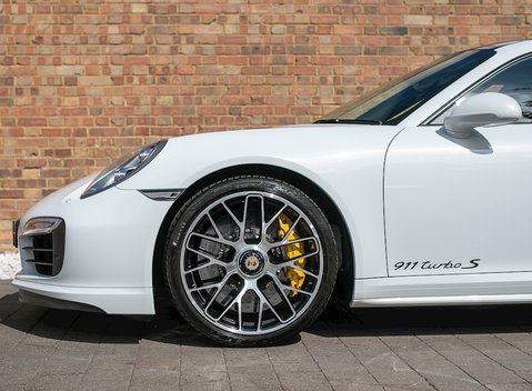 Porsche 911 (991) Turbo S 29