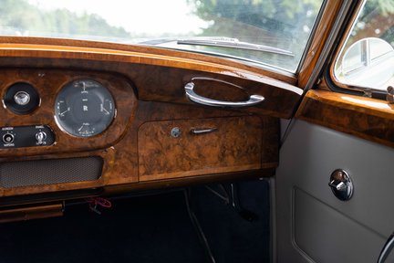 Rolls-Royce Silver Cloud II LWB 21