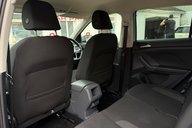Volkswagen T-Cross 1.0 SE TSI.. 6 MAIN DEALER SERVICES..APPLE CARPLAY & ANDROID AUTO..STUNNING 17