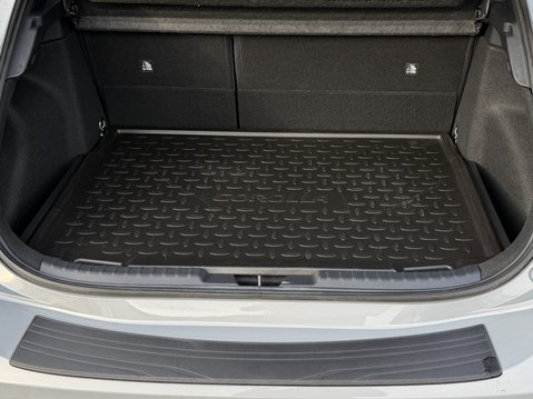 Toyota Corolla 1.8 VVT-i Hybrid Design 5dr CVT 39