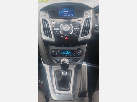 Ford Focus 1.6 TDCi Titanium Navigator Estate 5dr Diesel Manual Euro 5 (s/s) (115 ps) 12