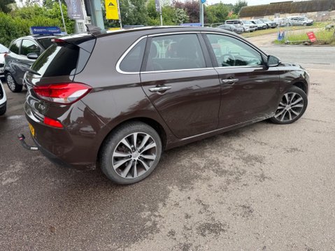 Hyundai i30 1.6 CRDi Blue Drive Premium Euro 6 (s/s) 5dr 4