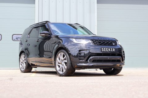 Land Rover Discovery 2023 R-DYNAMIC SE MHEV rear seat conversion deployable side steps  1