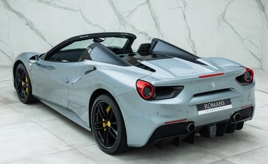 Ferrari 488 Spider 12