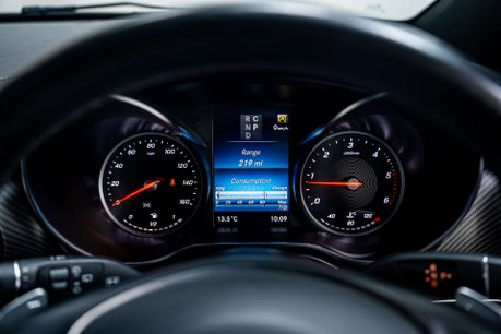 Mercedes-Benz V Class 2.0 V300d AMG Line G-Tronic+ Euro 6 (s/s) 5dr XLWB 32